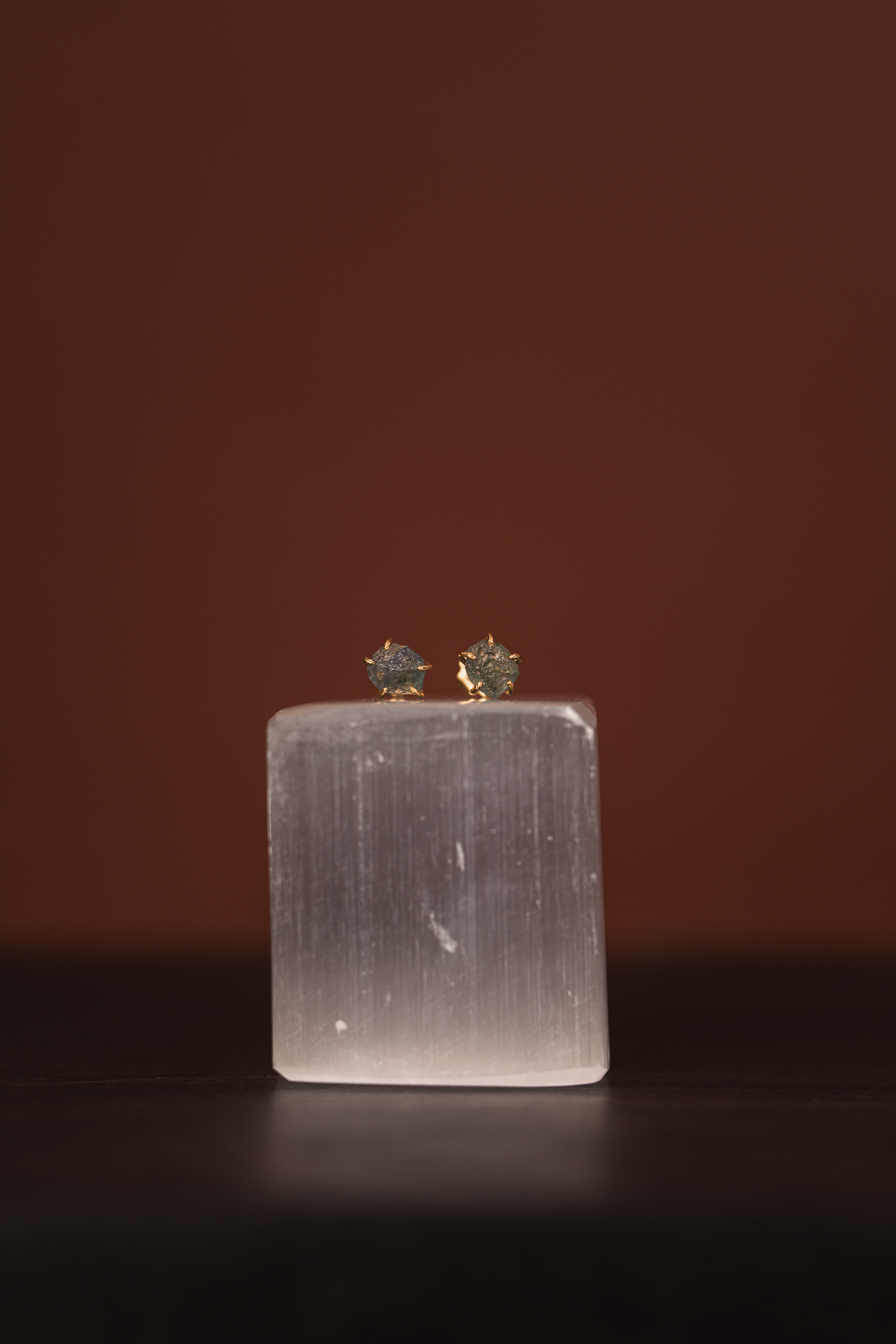 Montana Saphire small stone studs