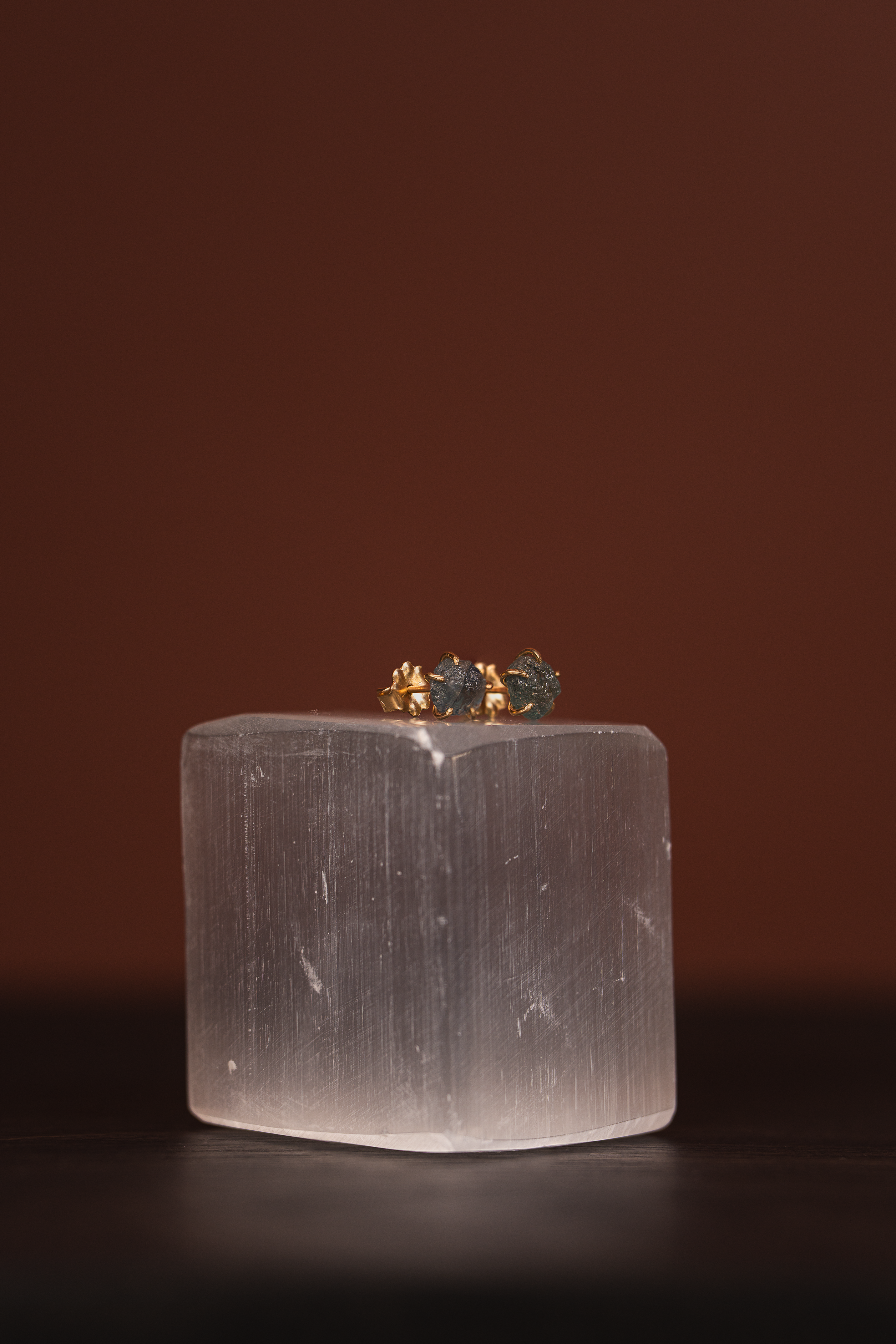 Montana Saphire small stone studs