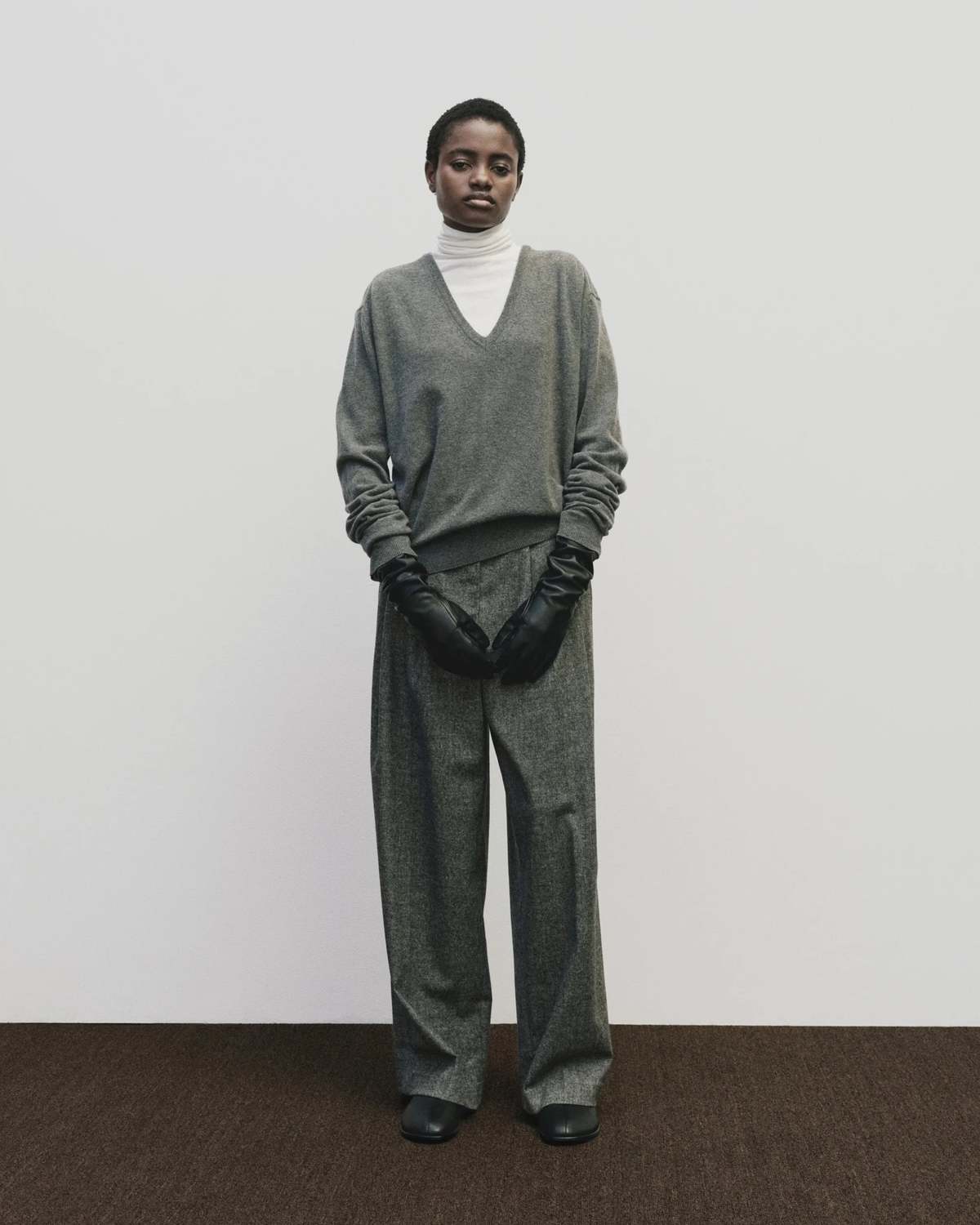 Cashmere Blend V-Neck Knit - Gray