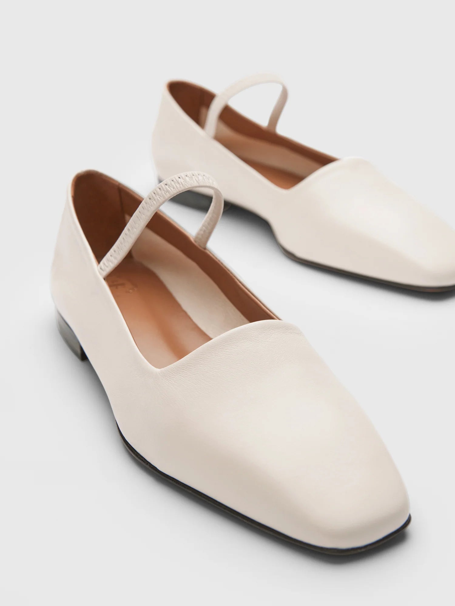 Petina Linen Nappa Mary Jane Flats