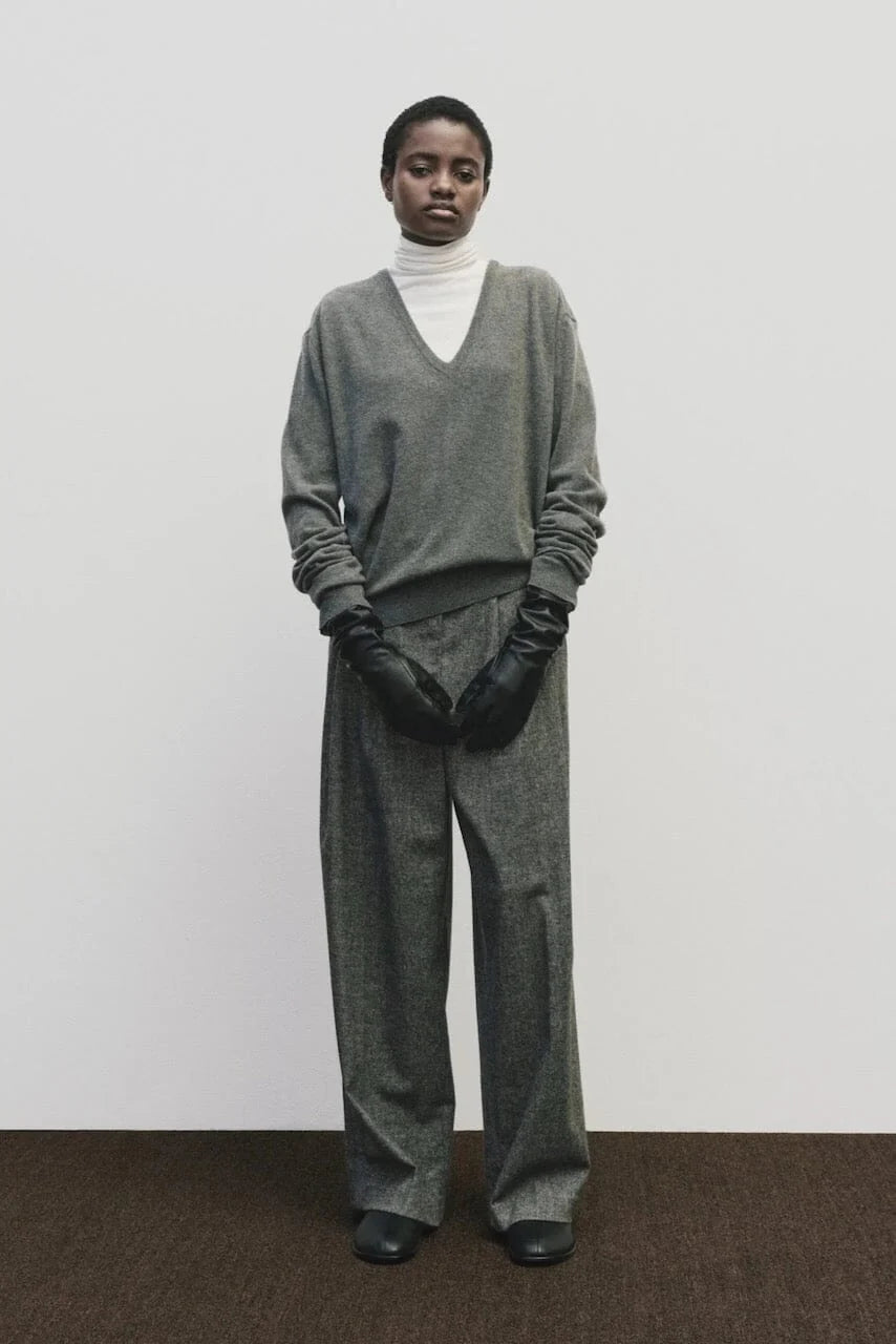 Cashmere Blend V-Neck Knit - Gray