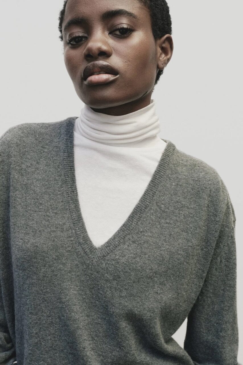 Cashmere Blend V-Neck Knit - Gray